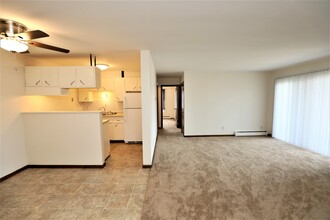 Moir Park Apartments in Bloomington, MN - Building Photo - Building Photo