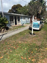 729 NE 2nd Ct in Hallandale Beach, FL - Building Photo - Building Photo