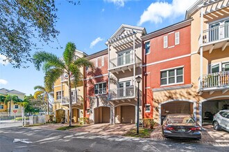 2381 Vintage Dr in Lighthouse Point, FL - Building Photo - Building Photo