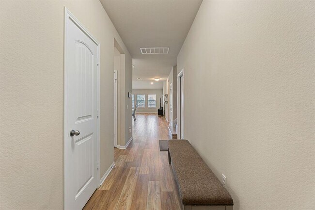 122 Denton Dr in Hutto, TX - Building Photo - Building Photo