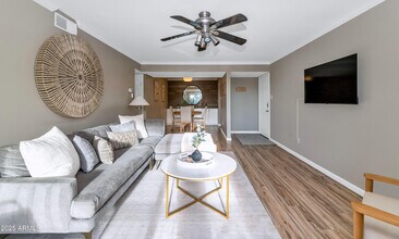 8260 E Arabian Trail in Scottsdale, AZ - Building Photo - Building Photo