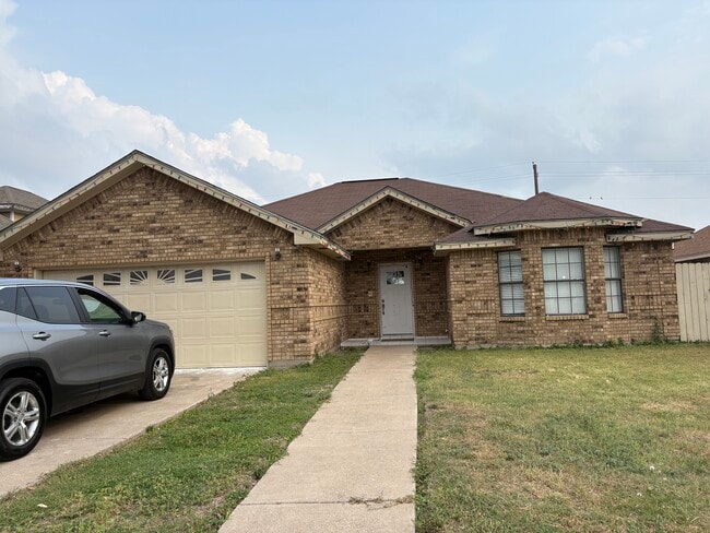 property at 2921 W Iris Ave
