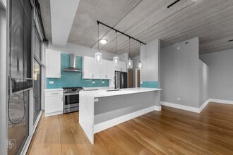 630 N Franklin St in Chicago, IL - Building Photo - Building Photo