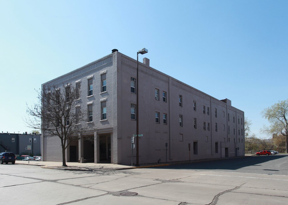 202 Graham Ave in Eau Claire, WI - Foto de edificio
