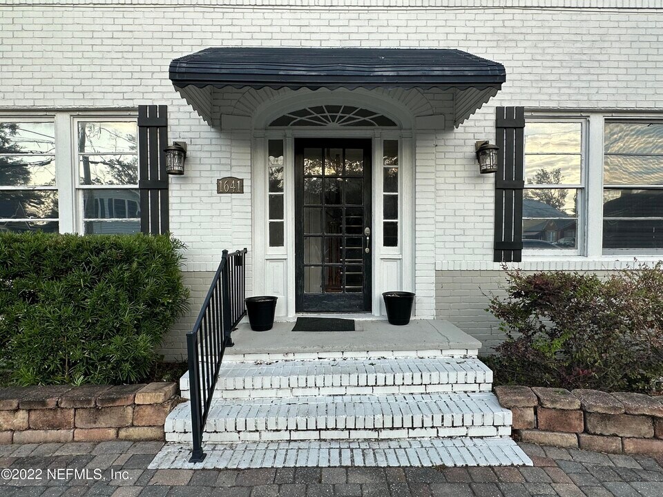 1641 Larue Ave in Jacksonville, FL - Building Photo