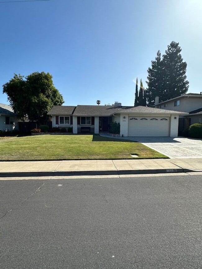 property at 656 Canterbury Ave