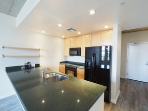 275 S Harrison St, Unit 505 in Denver, CO - Building Photo - Building Photo