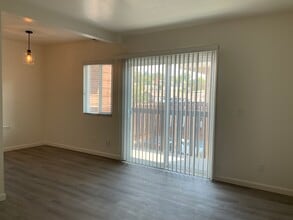 6902 Mission Gorge Rd, Unit B in San Diego, CA - Foto de edificio - Building Photo