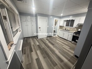 63 Whitman St, Unit 2T in Malden, MA - Foto de edificio - Building Photo