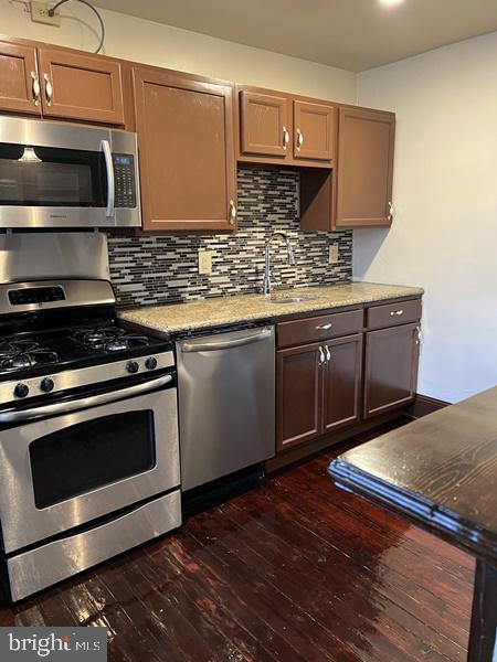 property at 138 S Queen St