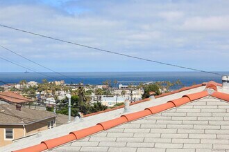 4551 Santa Monica Ave in San Diego, CA - Building Photo - Building Photo