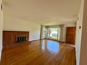 267 Orris Terrace in San Rafael, CA - Building Photo - Building Photo