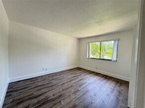 16215 Saddle Club Rd in Weston, FL - Building Photo - Building Photo