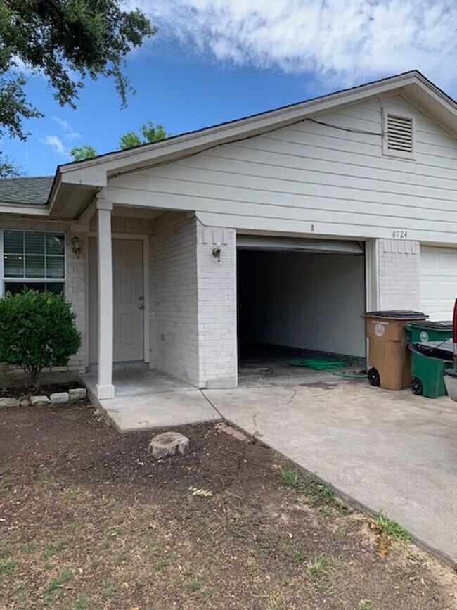 property at 8724 Talyne Chaise Cir
