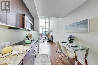 5 Hanna Ave in Toronto, ON - Building Photo - Building Photo