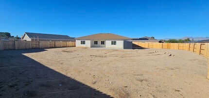 818 Beach Ct in Ridgecrest, CA - Building Photo - Building Photo