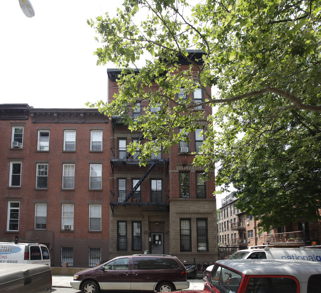 134 Luquer St in Brooklyn, NY - Building Photo - Building Photo