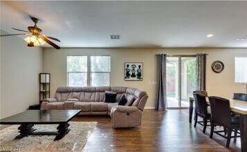 10725 Pearl River Ave in Las Vegas, NV - Building Photo - Building Photo