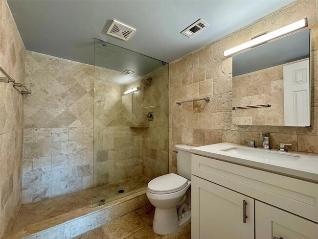 124 NE 19th Ct, Unit 102B in Wilton Manors, FL - Building Photo - Building Photo