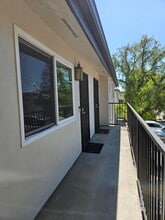 1107 Carlsbad Pl, Unit 1107 Carlsbad Place in Ventura, CA - Foto de edificio - Building Photo