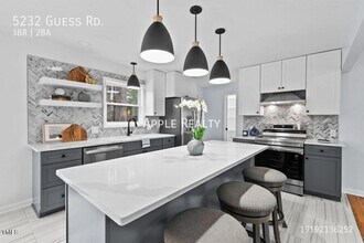 5232 Guess Rd in Durham, NC - Foto de edificio - Building Photo