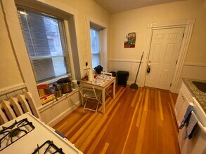 53 Joy St, Unit 1 in Boston, MA - Building Photo - Building Photo