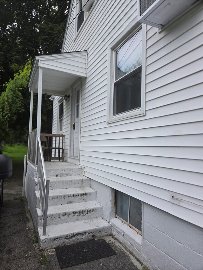 26 Glenwood Ave in Poughkeepsie, NY - Building Photo - Building Photo