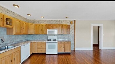 1274 Washington St in Norwood, MA - Building Photo - Building Photo