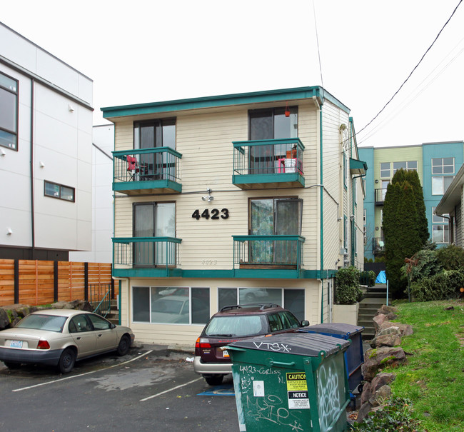 4423 Corliss Ave N in Seattle, WA - Foto de edificio - Building Photo