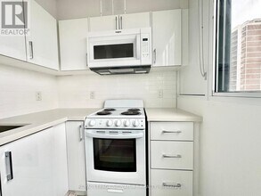 33 Isabella St in Toronto, ON - Building Photo - Building Photo