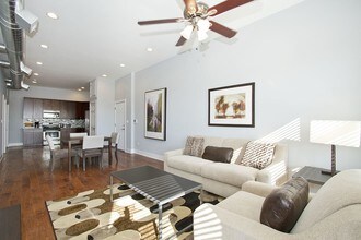 709 N Milwaukee Ave, Unit 4F in Chicago, IL - Building Photo - Building Photo