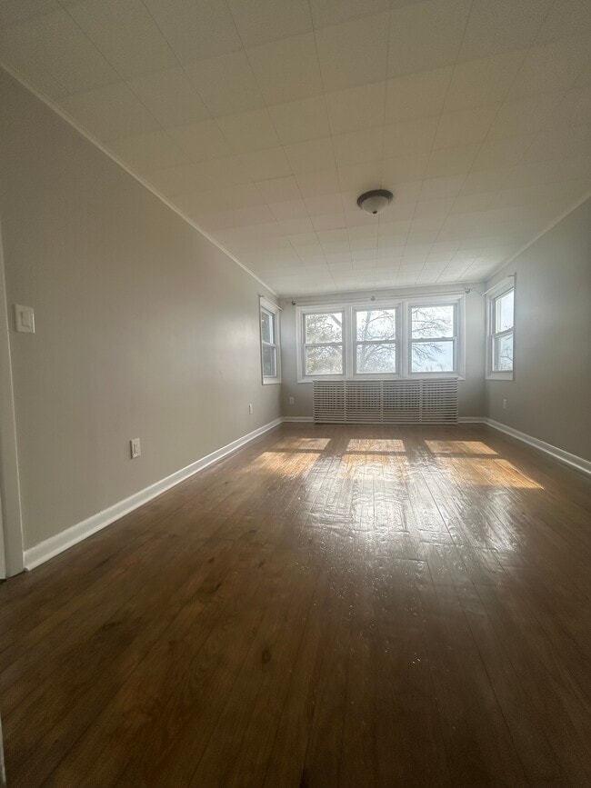 26 Van Ness Ter, Unit 2