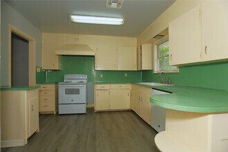 609 Magnolia St in Lake Jackson, TX - Building Photo - Building Photo