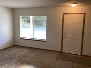 512 NW Mitchell Ct in Camas, WA - Building Photo - Building Photo