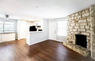 9903 Roxanna Drive in Austin, TX - Building Photo