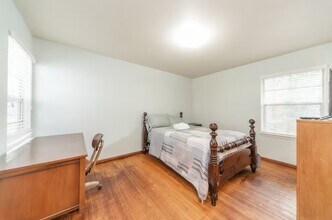 5542 Turtle Creek Rd in Houston, TX - Building Photo - Building Photo