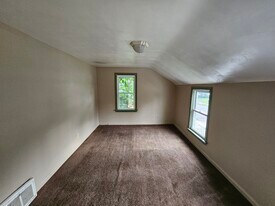 1617 Spring Ave NE in Canton, OH - Building Photo