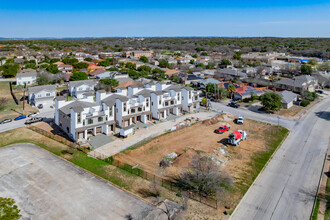 5146-5147 Northtrail Dr in San Antonio, TX - Building Photo - Building Photo