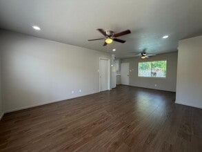 1538 E Austin Way in Fresno, CA - Building Photo - Building Photo