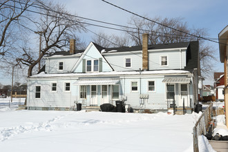 559 Elm St in Wyandotte, MI - Foto de edificio - Building Photo