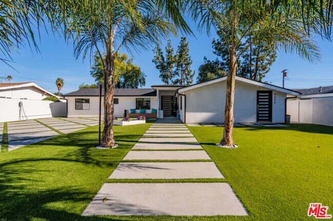 5654 Rawlings Ave in Los Angeles, CA - Building Photo - Building Photo