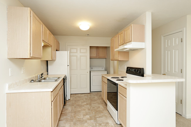 Deerfield Apartments photo'