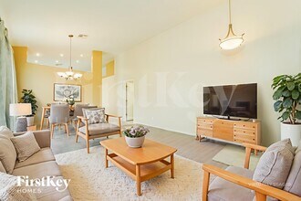 5240 N Spring Pointe Pl, Unit 1205 in Tucson, AZ - Foto de edificio - Building Photo