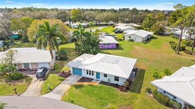 54 Hilo Ct in Naples, FL - Building Photo - Building Photo