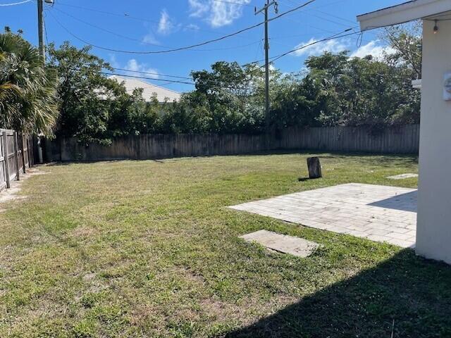 2198 NW 3rd Ave in Boca Raton, FL - Foto de edificio