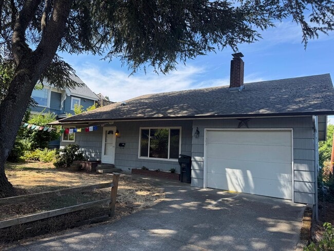 property at 2042 Lincoln St