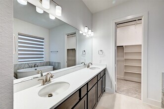 7302 New Pecan Dr in Fulshear, TX - Building Photo - Building Photo