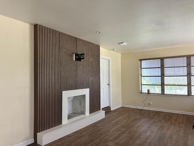 property at 913 N B St