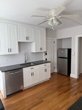 85 Dover Rd in West Hartford, CT - Foto de edificio - Building Photo