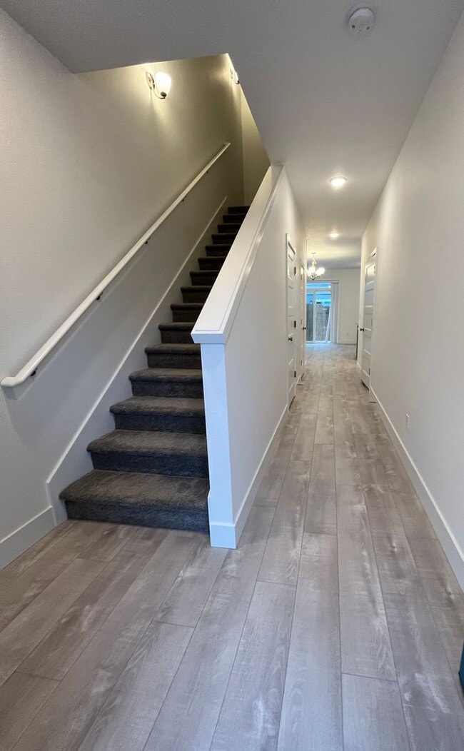 1550 E 3rd St in Newberg, OR - Building Photo - Building Photo